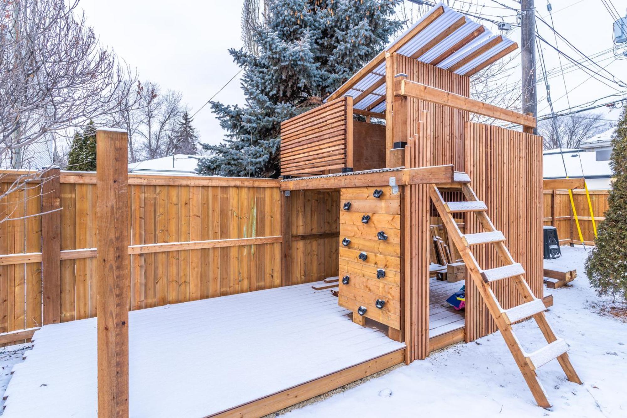 Central Edmonton Family Friendly Home Экстерьер фото