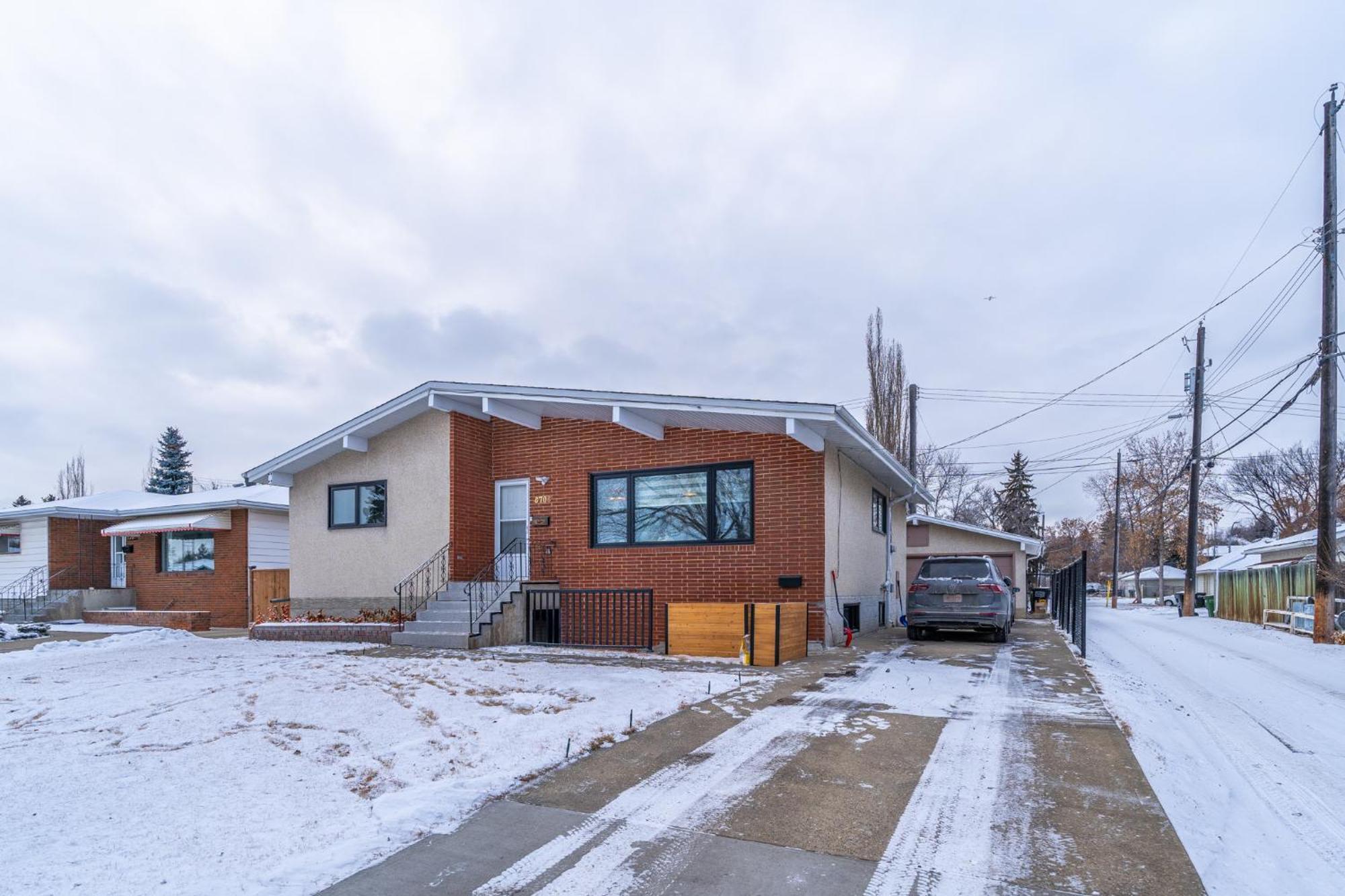 Central Edmonton Family Friendly Home Экстерьер фото
