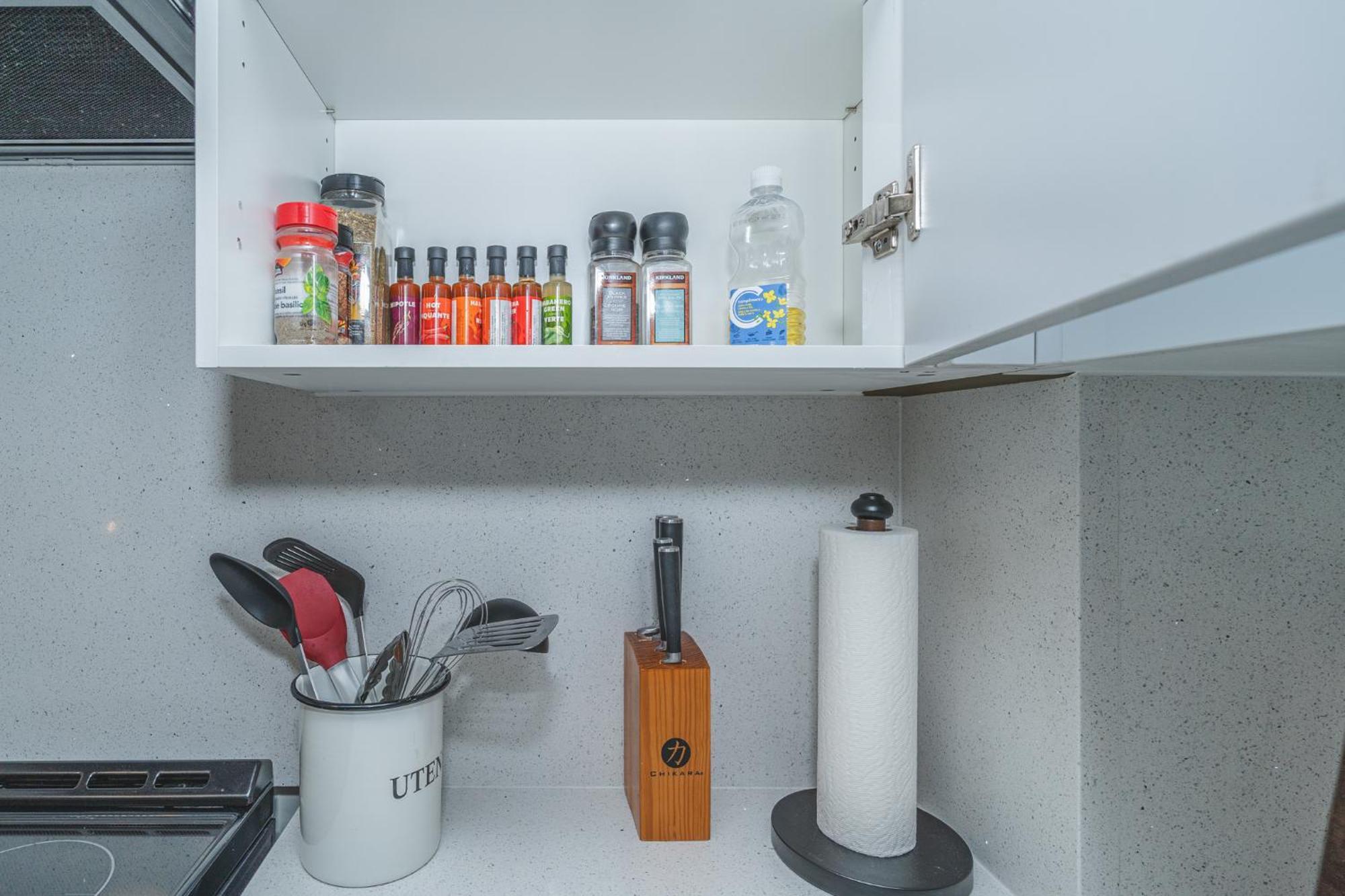 Central Edmonton Family Friendly Home Экстерьер фото